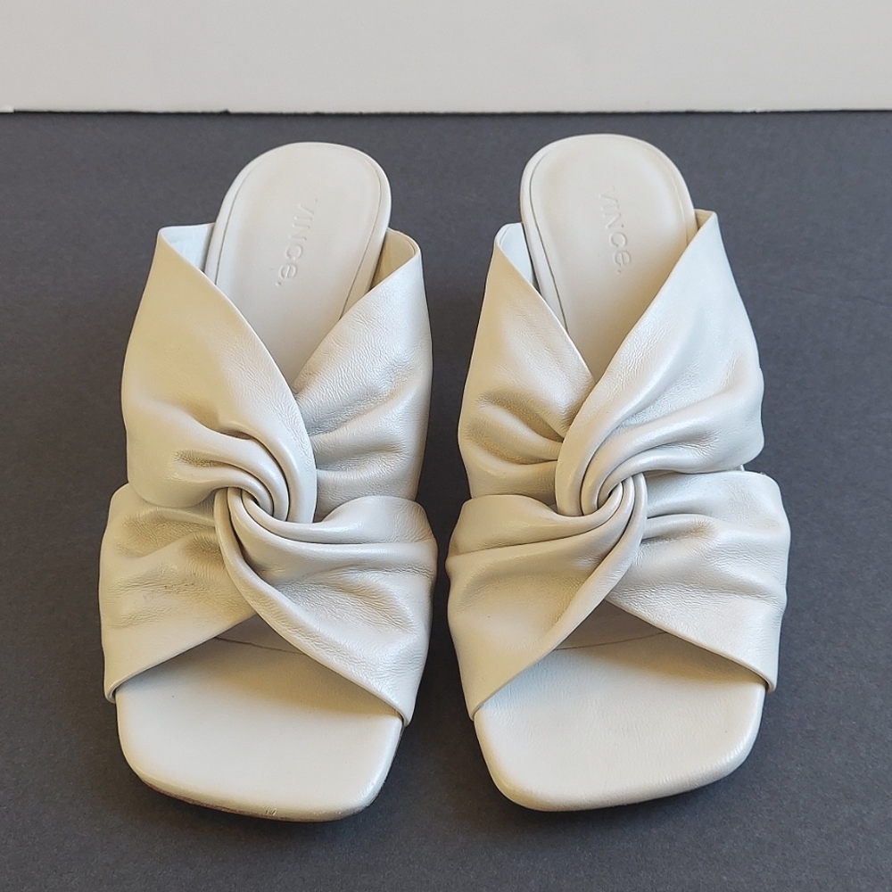 Vince Denise Block Heel Twist Top Top Ladies Size 6.5 Off White Sandal
